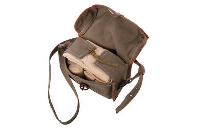 FIRST 1st AID KIT ex Soviet Canvas Shoulder Bag Original unbenutzt Inhalt Vintage sehr guter Zustand