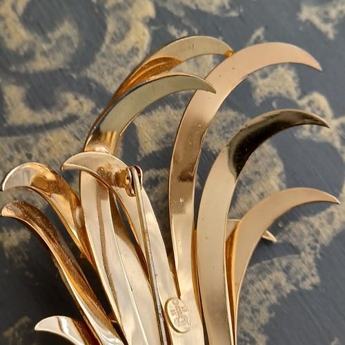 Vintage 1961 Christian Dior Grosse German Modernist Style Gold Plated Brooch - Picture 9 of 12