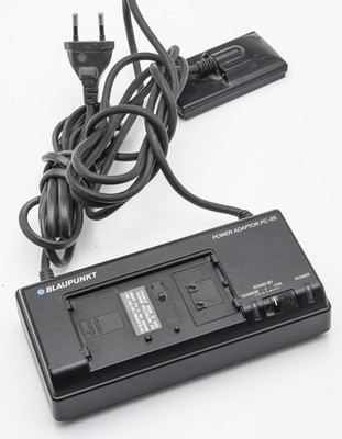 Blaupunkt Power Adaptor PC-85  Ladegerät Battery Charger mit Anschlussadapter