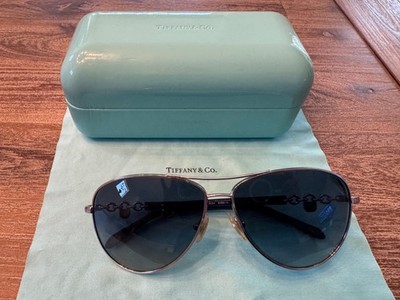 Tiffany & Co. アビエーターサングラス Women's Tiffany blue aviator sunglasses. Slightly used one owner