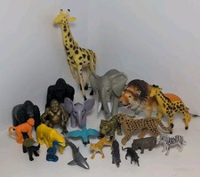 Lot of 20+ Toy Wild Animals Various Sizes Giraffe Gorilla Hippo Lion Elephant 