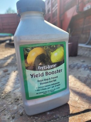 Yield Booster (16 oz.) Helps Stop Blossom End Rot Corrects Calcium Deficiencies