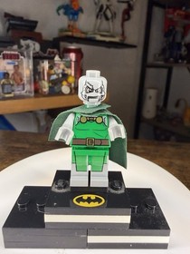 LEGO Dr. Doom Minifigure Sh0052 Marvel Superheroes 76005 Daily Bugle Showdown