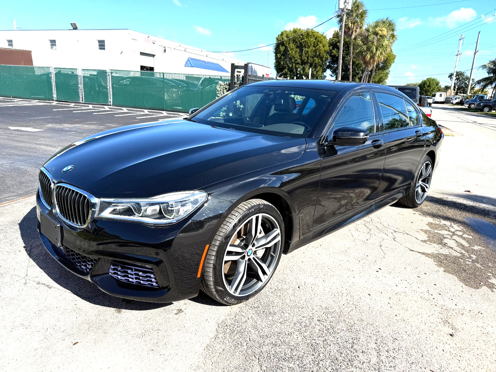 BMW 750LI XDRIVE - Image 4