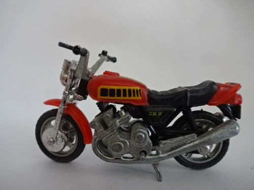 Alte Motorräder zum sammeln / Rotes BMW Motorrad - 70 mm lang