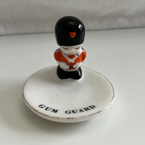 Vintage Bedside Chewing Gum Guard Saver British Soldier Ceramic