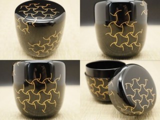 Japanese Lacquer Wooden Natsume Tea caddy Adorned with Komatsunagi Maki e (616)