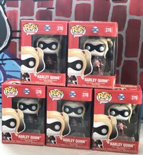 DC Comics Imperial Palace Harley Quinn Pop! Figura de vinilo en mano