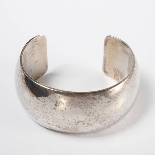 Tom Hawk Native American Sterling Silver Cuff Bracelet Signed, 61 Grams Vintage