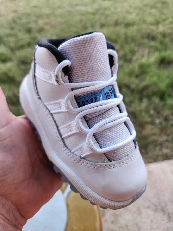 Jordan Retro 11 Mid "Legend Blue" niño pequeño 7C Foto 4 de 4