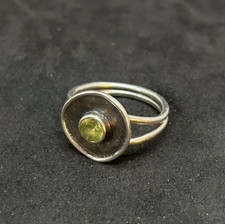 925 Sterling Oxidized Peridot Ring Sz 7 - 3.4g