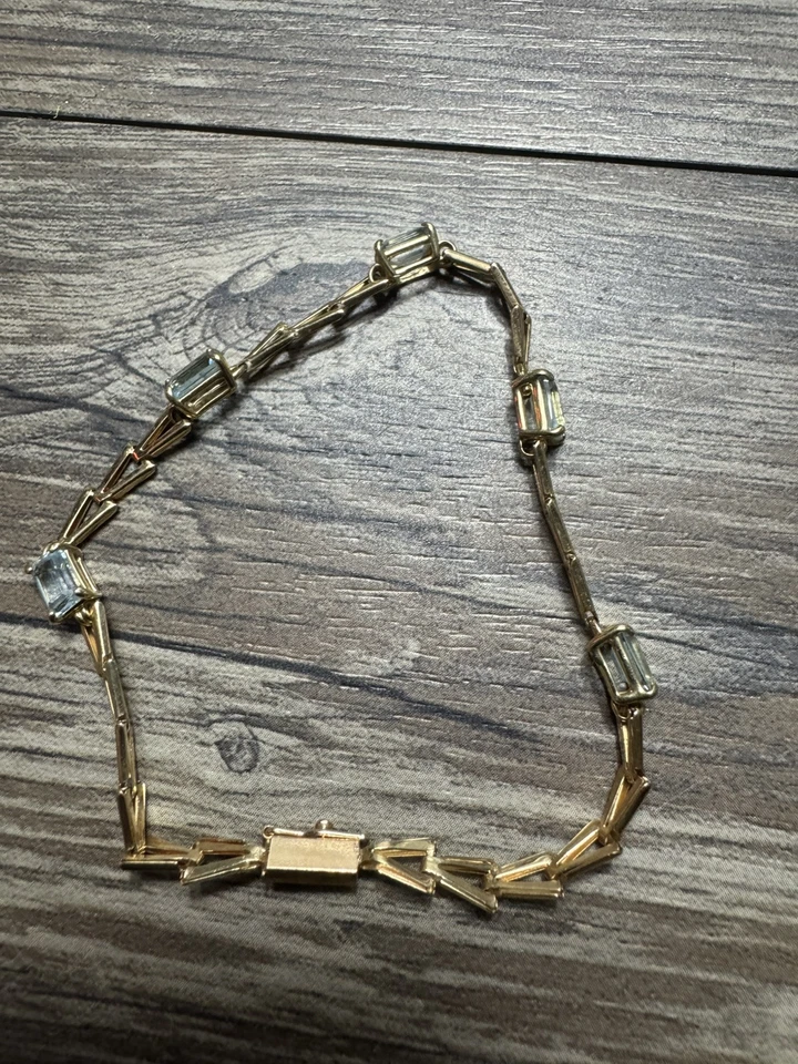Brazalete de aniversario de eslabones triangulares de topacio azul cielo oro amarillo 14K vintage Foto 4 de 4