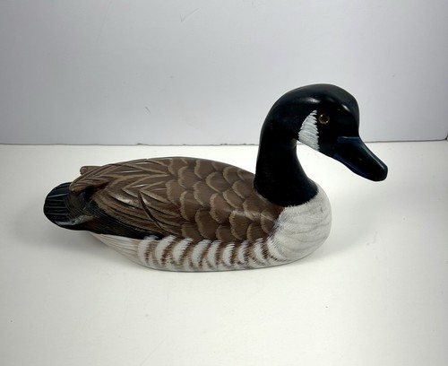 Vintage Wooden Hand Carved Canadian Goose Sitting Hand Painted 10" Decoy