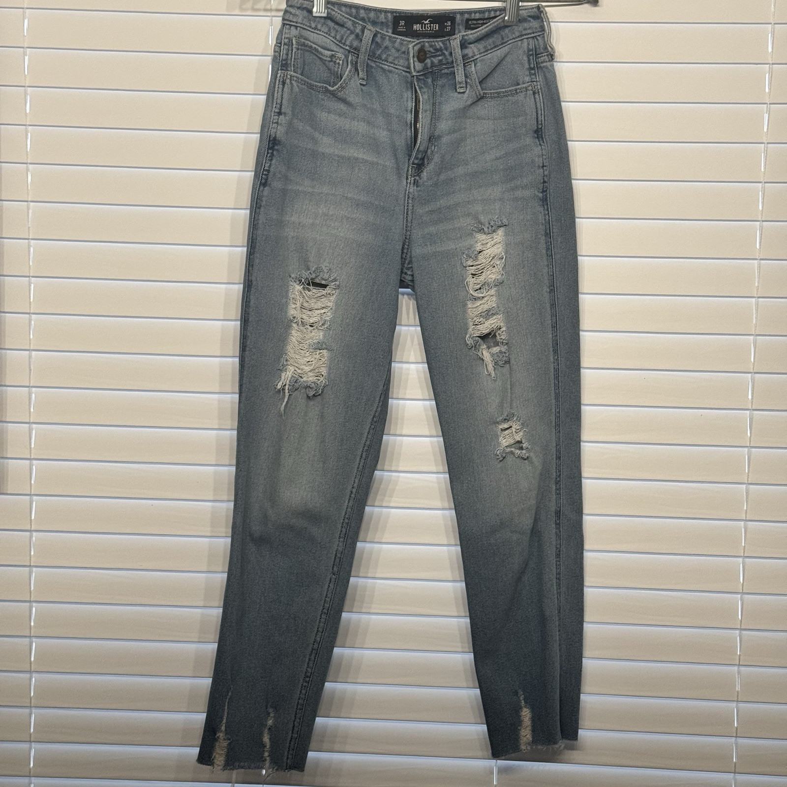 Hollister Ultra High Rise Mom Jean Distressed Raw Hem Women's size