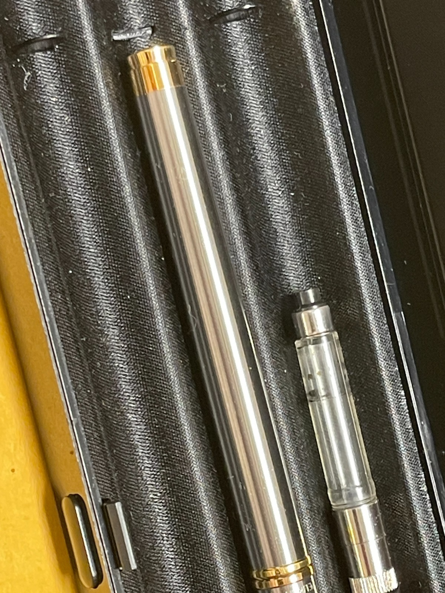 Pelikan New Classic Fountain Pen 14K 14C M-nib (1992-1995) in Case