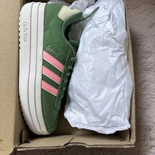 Woman's Fashion Sneakers adidas VL Court Bold Sneaker Size 6