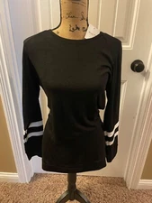 NWT Lightweight Haute black and white knit top