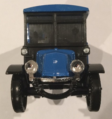 Corgi Classics Limited Edition 1926 RENAULT VAN “CH GERVAIS “ Item No:925 - Picture 12 of 12