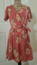 NWT Crescent Floral Dress Short Sleeve Coral Multi color Size Medium NEW