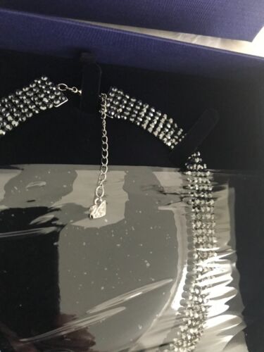 Nuevo con etiquetas Collar Swarovski V Jet Dom/Rus Negro Rutenio 5363515 - Imagen 6 de 6