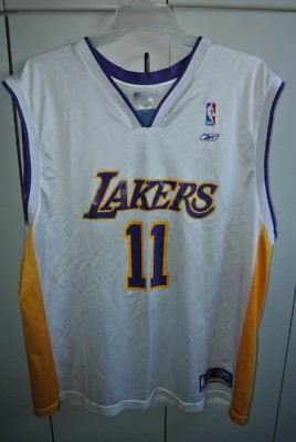 lakers 11 jersey