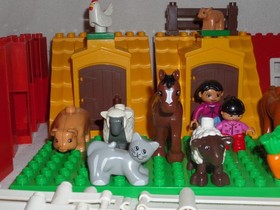 Large Lot Lego DUPLO Farm Parts & Pieces 4665 Big Farm 5645 Bike Conveyor Belt!