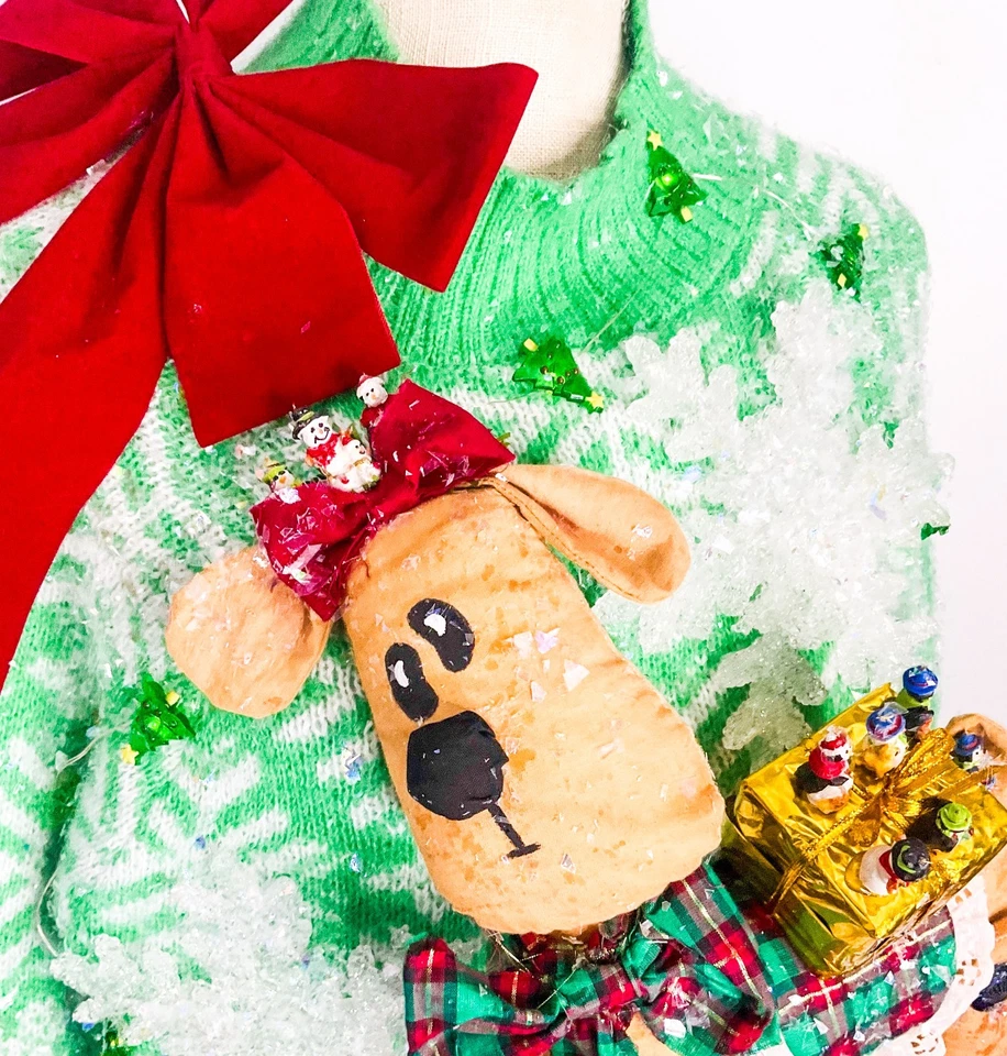 Over The Top Feo Suéter de Navidad con Reno de Felpa y Luces Talla Grande Foto 3 de 4