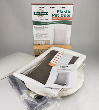 NIB Pet Safe Pet Door Plastic Pet Door 1-40lb PPA00-10959. 8 1/2x12 1/4 Medium