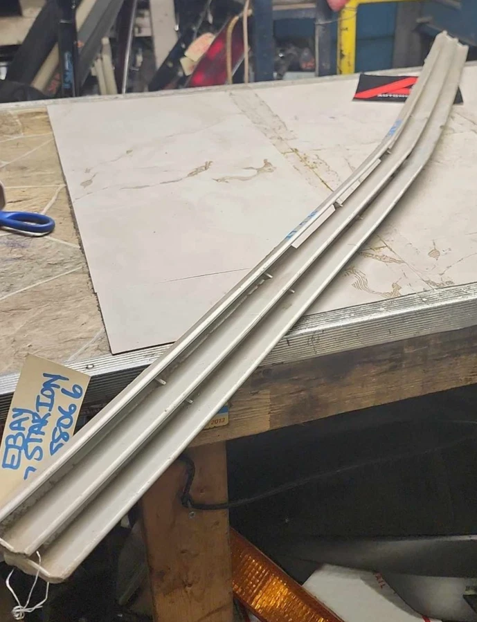 83-89 MITSUBISHI STARION CONQUEST PARRILLA DELANTERA OEM Foto 4 de 4