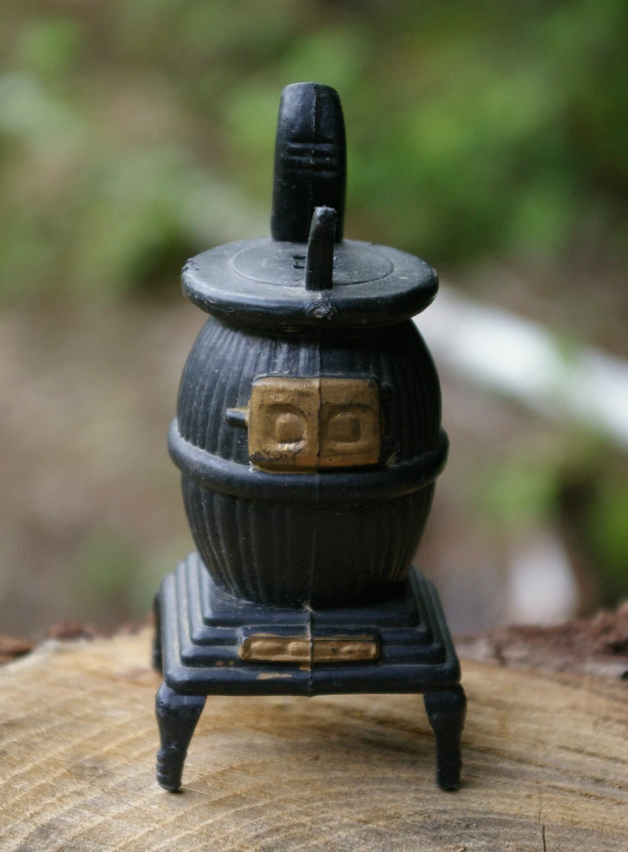 Black Pot Bellied Belly Wood Stove Salt / Pepper Shaker Plastic with Red  Stopper | eBay