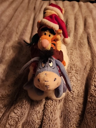 Disney Gemmy Christmas Sleigh Animated Musical Winnie the Pooh Tigger Eeyore - Picture 2 of 8