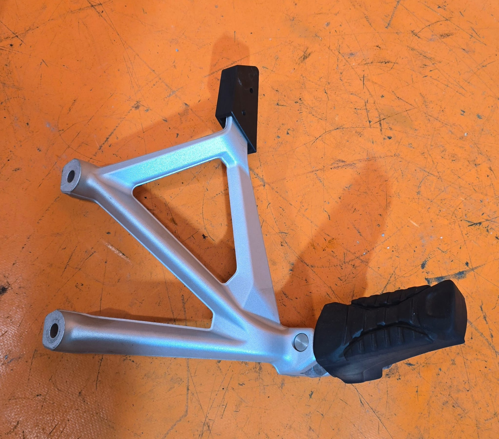 PEDANA POSTERIORE SINISTRA  BMW R 1200 GS 2013-2018 R 1250 GS 2019-2023
