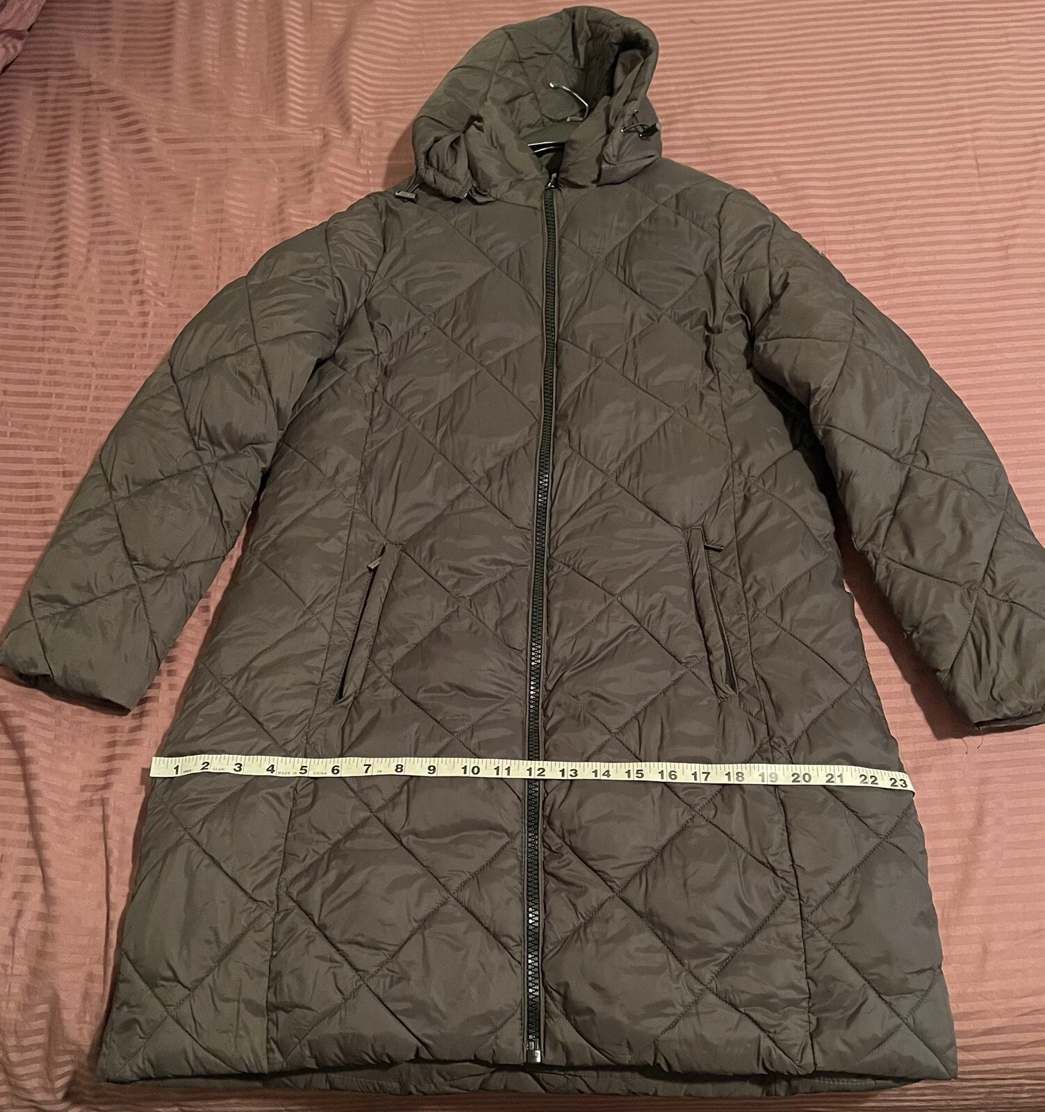 Michael kors cappotto grande verde scuro con cappuccio con cerniera rimovibile.