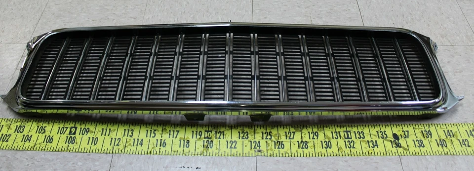 Rejilla AMC Ambassador 1971-1973 (G123) usada OEM Foto 3 de 4