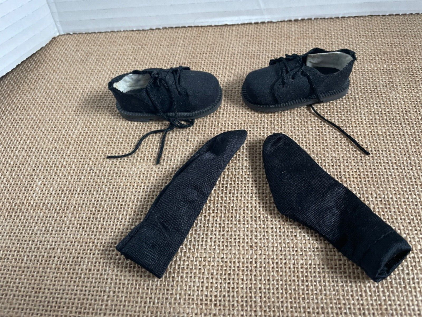 SAOLA SET CALZATURE BAMBOLA TONNER TYLER OPACO 17” vinile solo SCARPE E CALZINI NERI