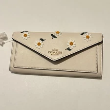 Coach Slim Envelope Wallet Daisy Emboldened Print With Chain Chalk NWOT