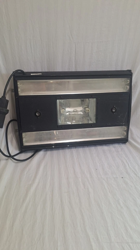 Marineland 32980 Marineland Sophisticated 24-Hour High End Lighting System USED - Image 2 of 4