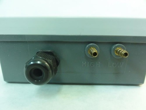 207065 Nuevo-Sin Caja; Transmisor de Presión Dwyer 666-1; 0-0.1" WC; 24VDC - Imagen 4 de 4