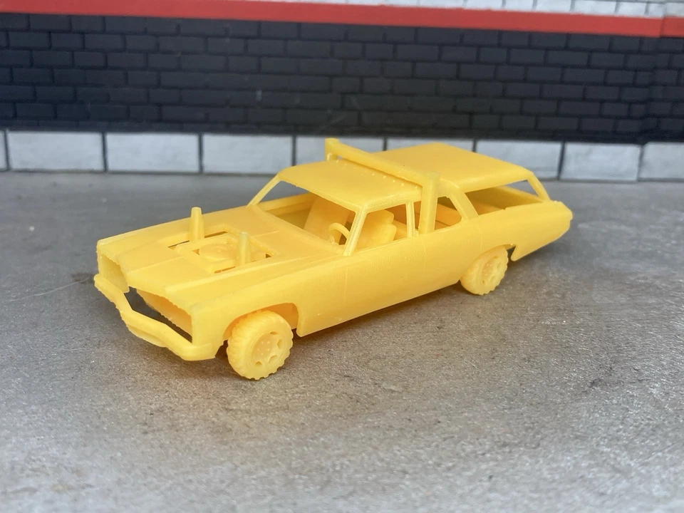 1/64 3D Printed Chevy Caprice Wagon Demolition Derby Car For Diecast Diorama - Image 2 of 4