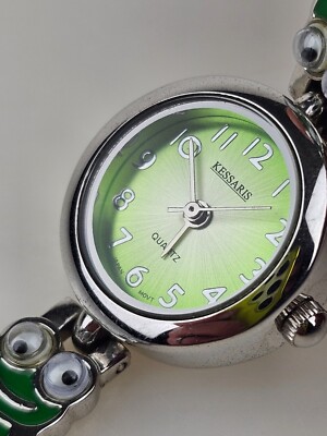 Silver and Green Google Eyes Frog Link Watch Kessaris Green Sunburst Googly Eye Frog Green Silver Tones  main image 3