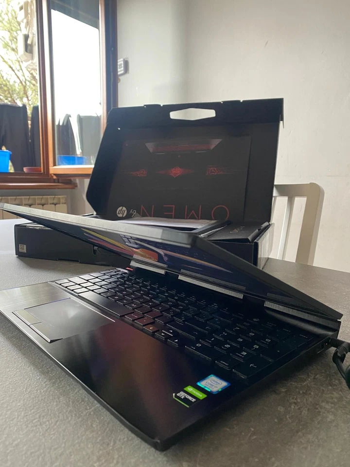 HP OMEN 15-DC1002/i7-9750h/16GB RAM/512GB SSD+1TB HDD/2060 6GB/W11/A - Immagine 4 di 4