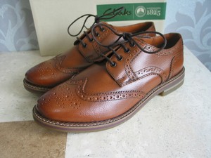 clarks brown brogues