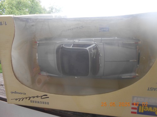 Sammlung: Modellauto Oldtimer --Revell Isabella Coupe-- 1 zu 18 weiss in OVP - Bild 4 von 8