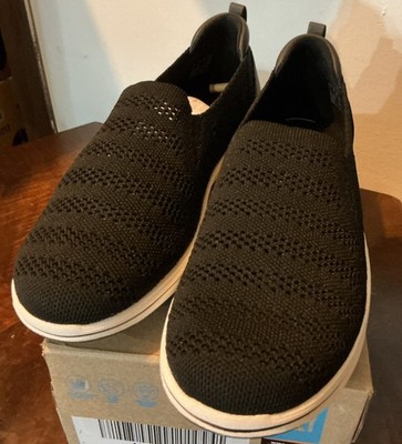 Clarks Cloudsteppers Breezey Izzy Black Perforated Slip On Flats 8.5 NEW