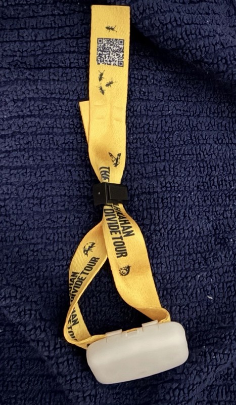Noah Kahan concert wristband with led pixmob Great Divide TOUR 2026