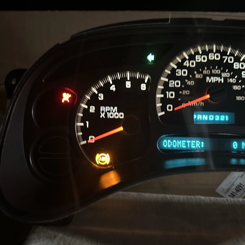 Silverado 1500 GMC Sierra 1500 Tahoe Yukon 2003-2006 reconstruida/probada 0 millas Foto 4 de 4