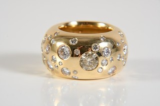 Q49P43 Gold 750 18kt Ring Natural Diamonds up to approx 1ct condition approx 8.25ct vs si G J