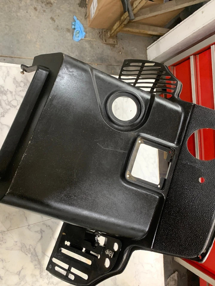 POLARIS CUTLASS SS 440 Dash Gas Tank Cover Couling 82 , SUPER SPORT SS 83, SS Foto 3 de 4