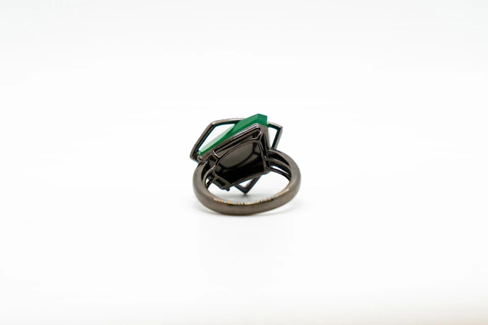 Conjunto de anillo y pendientes de diamantes y jadeíta negro de rodio de oro de 18k Foto 3 de 4