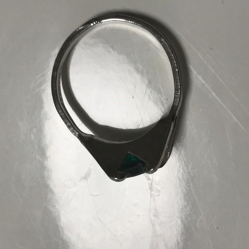 Vintage Simulated Emerald Stamped 18k HGE Ring Size 5 May Birth Stone Green - Picture 10 of 14